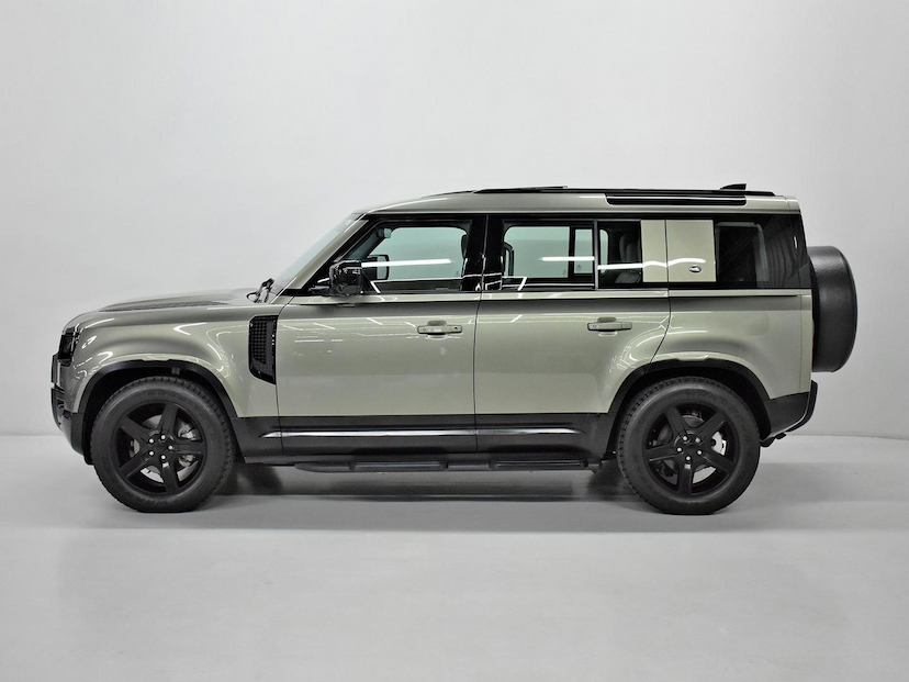 Foto do veículo LAND ROVER DEFENDER  110 2.0 TURBO SE SI4 AUT 2022 52.580 KM 430.000,00