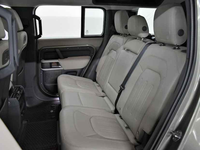 Foto do veículo LAND ROVER DEFENDER  110 2.0 TURBO SE SI4 AUT 2022 52.580 KM 430.000,00
