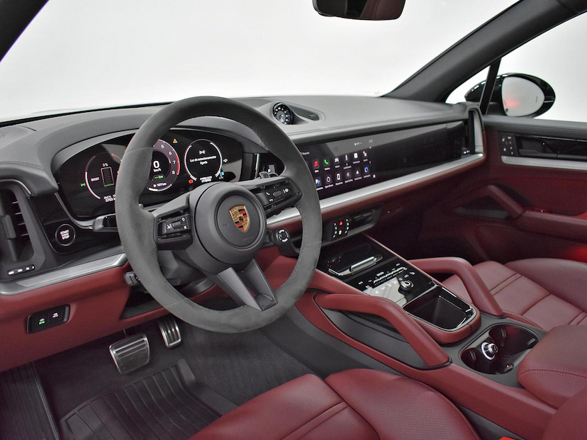 Foto do veículo PORSCHE CAYENNE  S 3.0 V6 (HÍBRIDO) 2024 14.080 KM 790.000,00