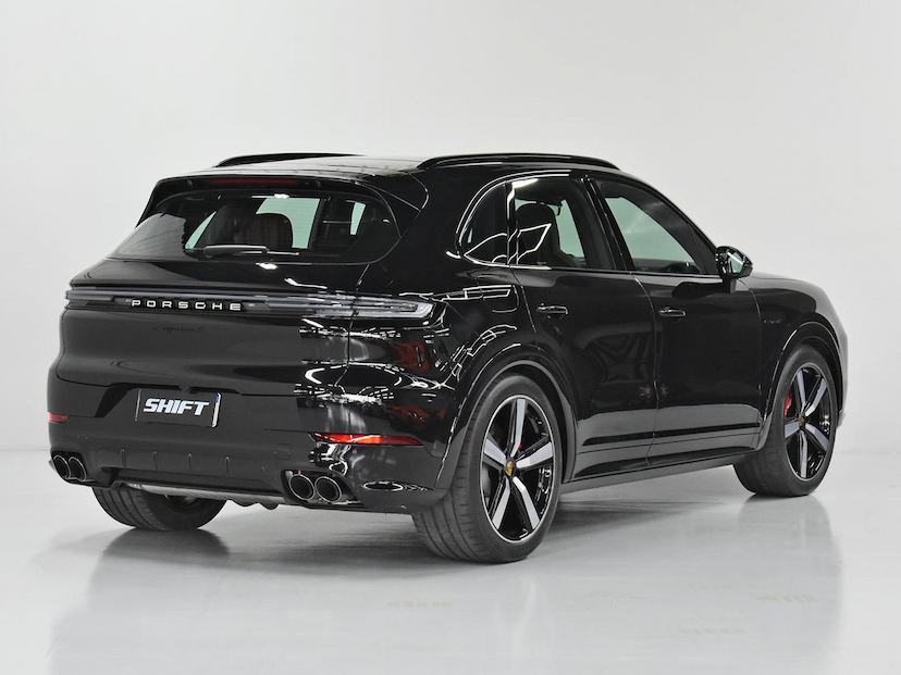 Foto do veículo PORSCHE CAYENNE  S 3.0 V6 (HÍBRIDO) 2024 14.080 KM 790.000,00