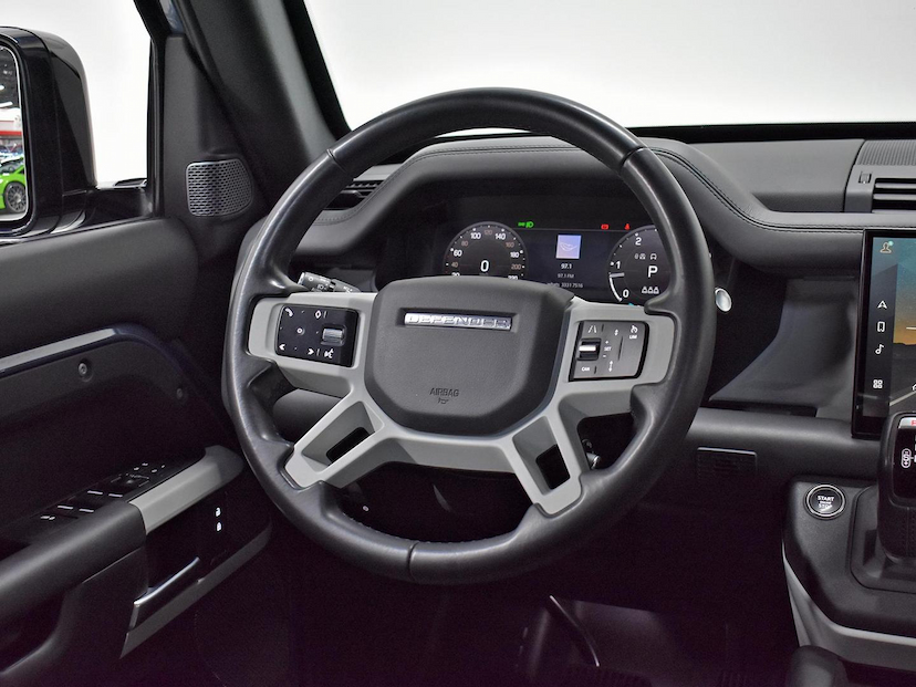 Foto do veículo LAND ROVER DEFENDER  110 X-DY.HSE D300 DIE AUT. (HÍB.) 2023 58.170 KM 580.000,00