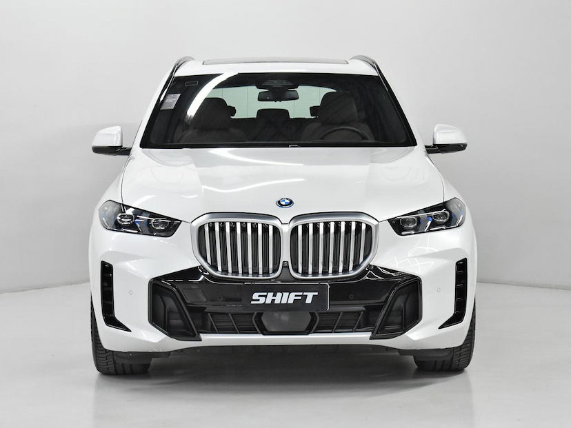 Foto do veículo BMW X5  XDRIVE 50E 3.0 M SPORT AUT. (HIBRIDO) 2026 13.105 KM 725.000,00