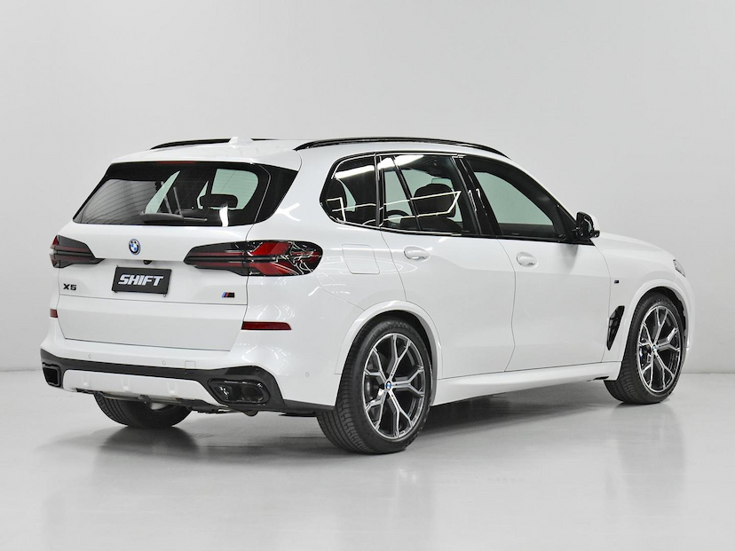 Foto do veículo BMW X5  XDRIVE 50E 3.0 M SPORT AUT. (HIBRIDO) 2026 13.105 KM 725.000,00