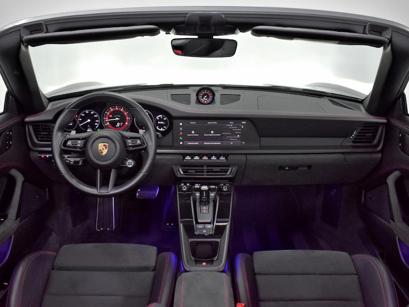Foto do veículo PORSCHE 911  CARRERA 4 GTS CABRI. 3.0 24V (992) 2024 5.855 KM 1.075.000,00