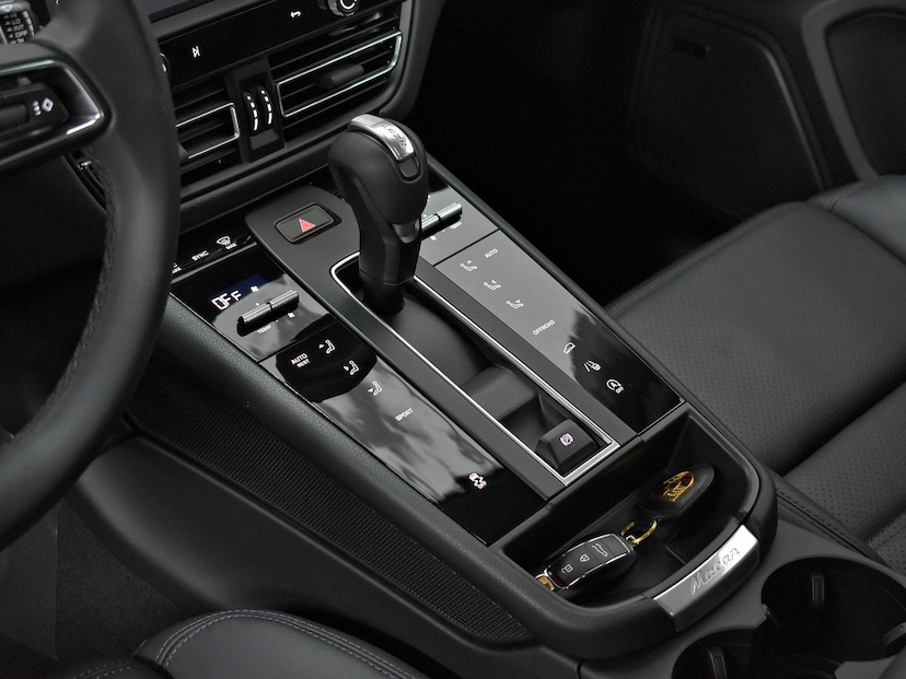 Foto do veículo PORSCHE MACAN  2.0 TURBO 2026 55 KM 550.000,00