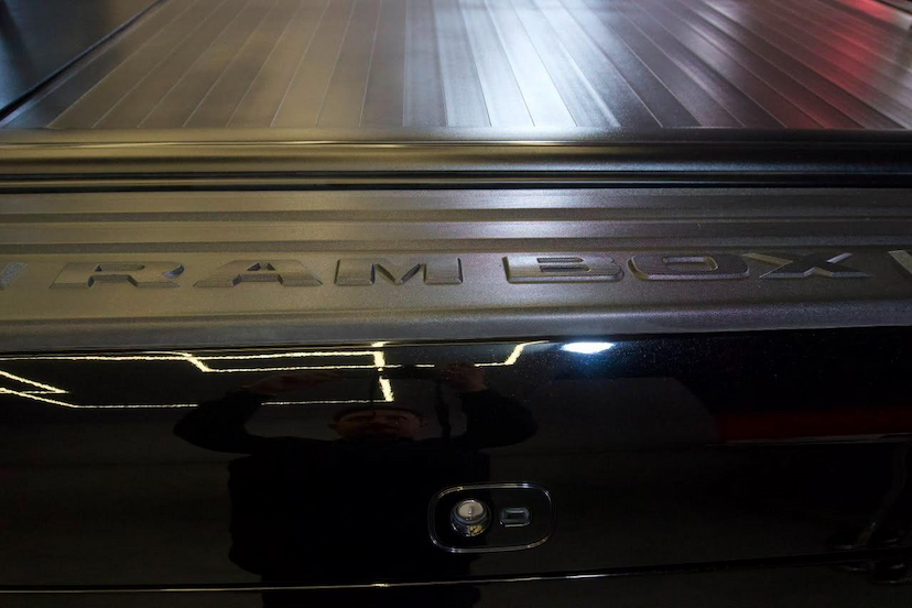 Foto do veículo RAM 1500  LIMITED NIGHT EDITION 5.7 4X4 AUT. 2024 28.938 KM 439.900,00