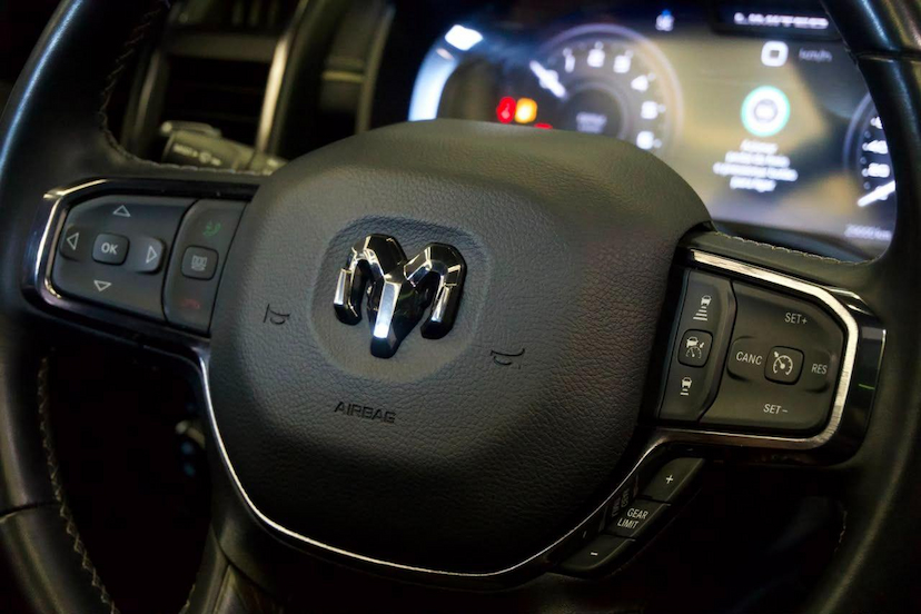 Foto do veículo RAM 1500  LIMITED NIGHT EDITION 5.7 4X4 AUT. 2024 28.938 KM 439.900,00