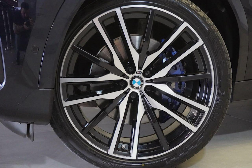 Foto do veículo BMW X6  XDRIVE 40I M SPORT 3.0 BI-TURBO 2023 42.943 KM 478.900,00