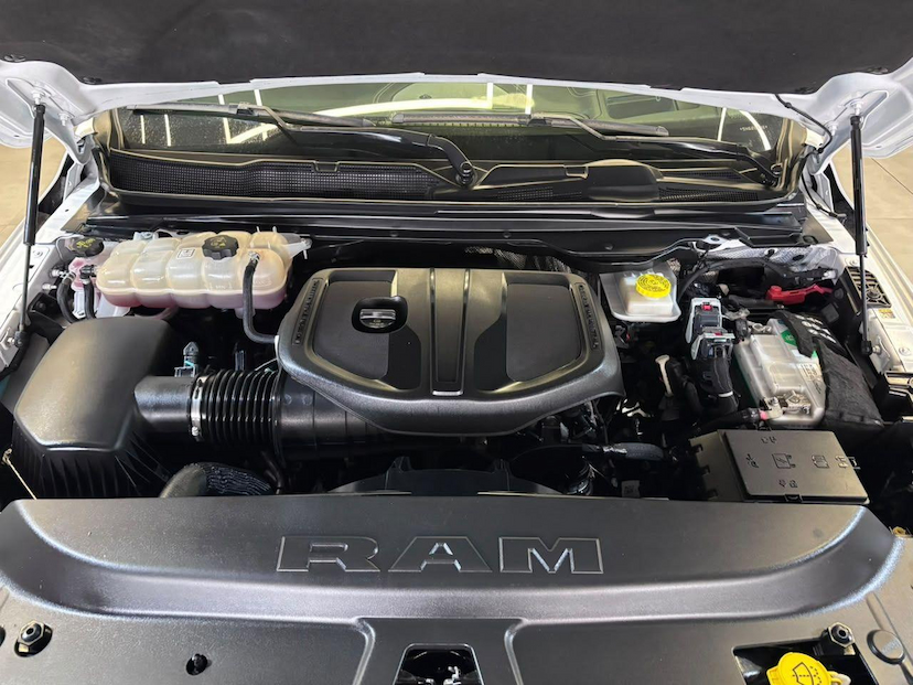Foto do veículo RAM 1500  LARAM. NIGHT ED. BI-TB 3.0 4X4 AUT. 2025 22.283 KM 489.900,00