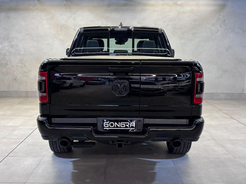 Foto do veículo RAM 1500  LIMITED NIGHT EDITION 5.7 4X4 AUT. 2024 71.743 KM 399.900,00