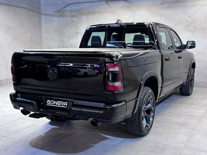 Foto do veículo RAM 1500  LIMITED NIGHT EDITION 5.7 4X4 AUT. 2024 71.743 KM 399.900,00
