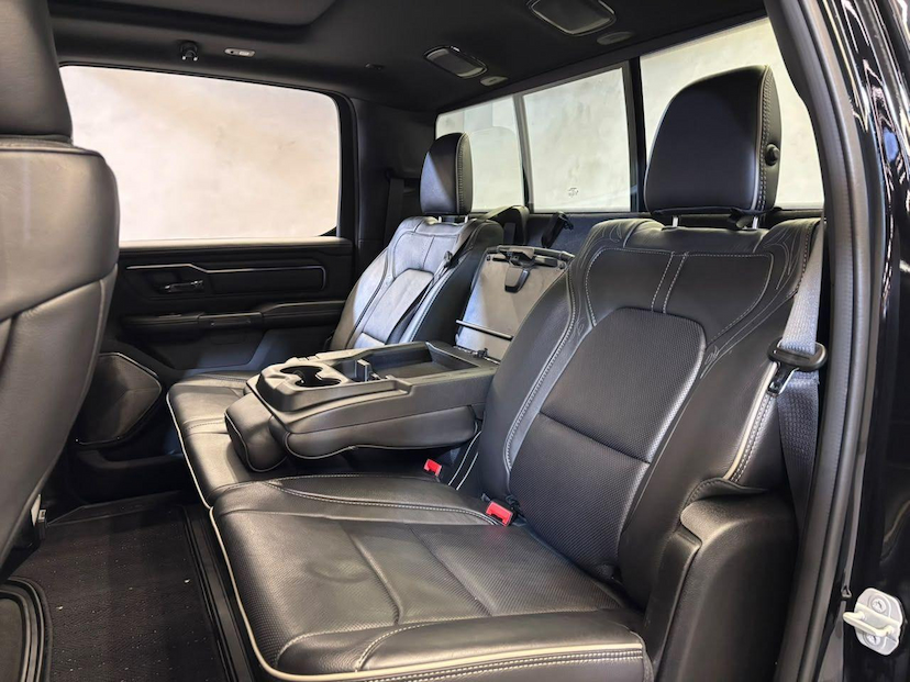Foto do veículo RAM 1500  LIMITED NIGHT EDITION 5.7 4X4 AUT. 2024 71.743 KM 399.900,00