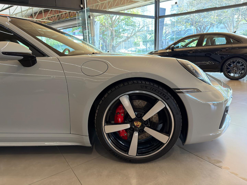 Foto do veículo PORSCHE 911  CARRERA S 2024 6.463 KM 870.000,00
