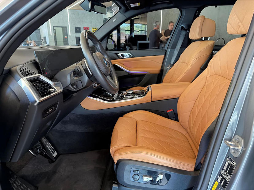 Foto do veículo BMW X5  XDRIVE50E MSP 2025 15.218 KM 619.000,00