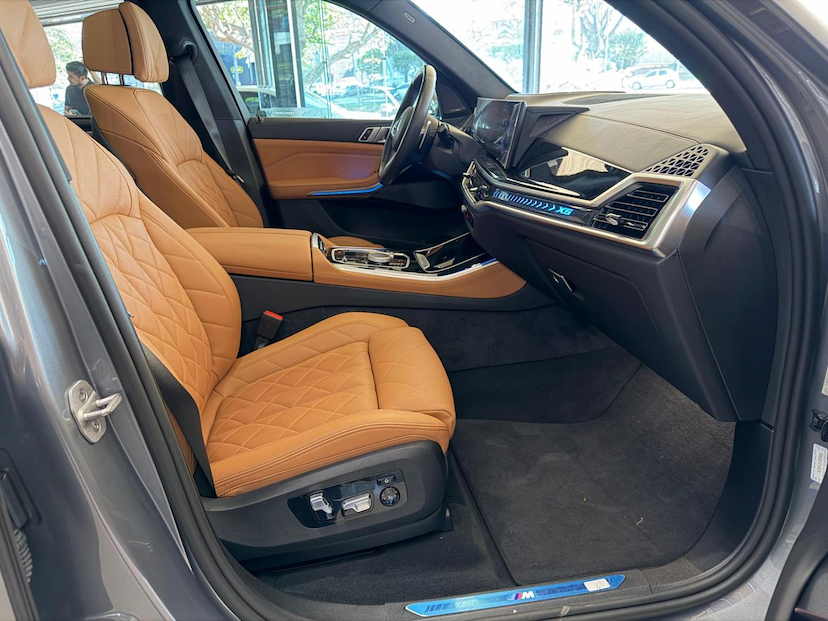 Foto do veículo BMW X5  XDRIVE50E MSP 2025 15.218 KM 619.000,00