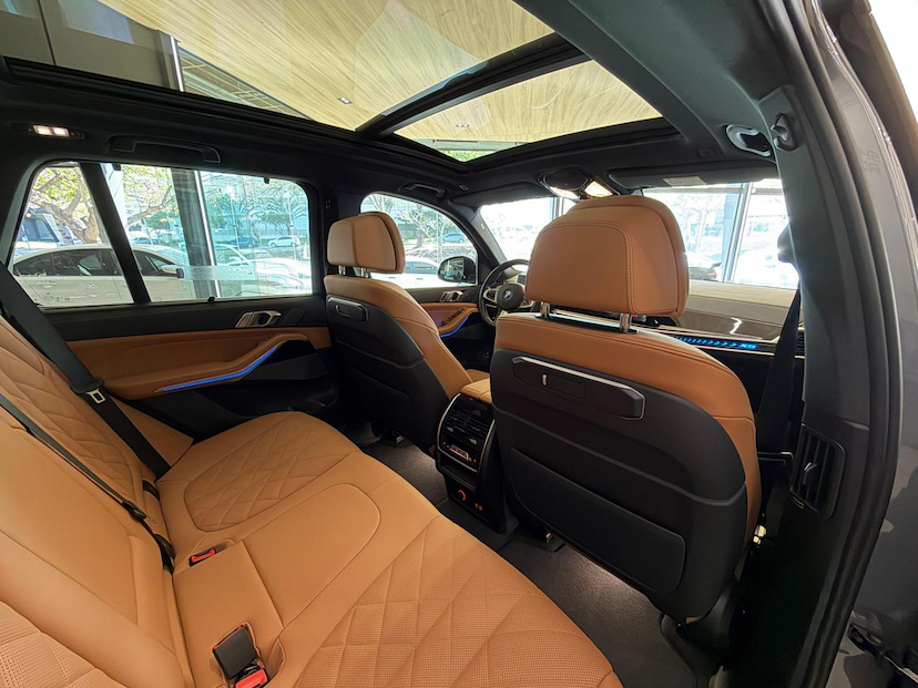 Foto do veículo BMW X5  XDRIVE50E MSP 2025 15.218 KM 619.000,00