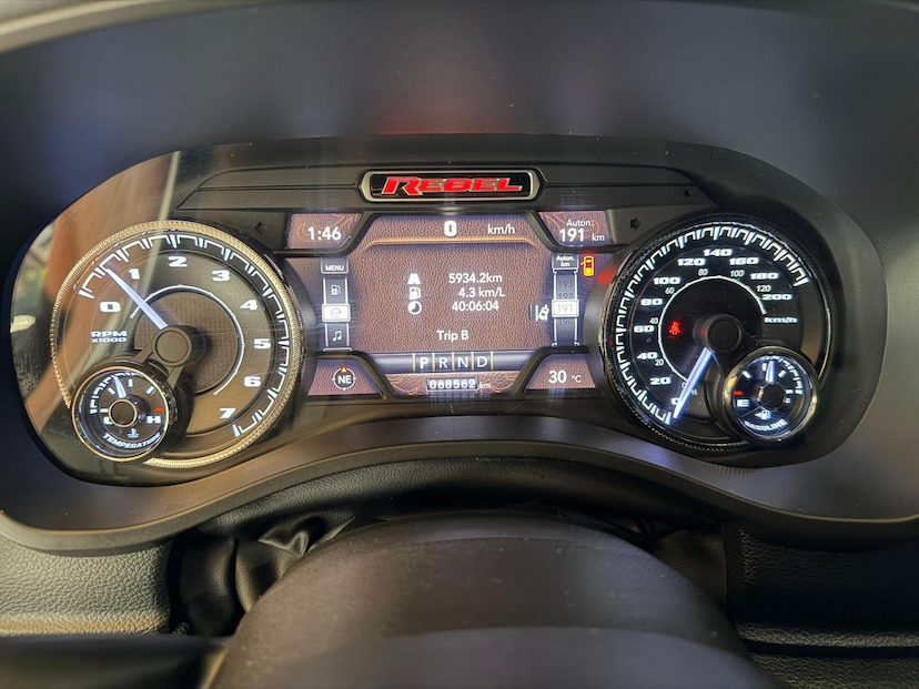 Foto do veículo RAM 1500  REBEL HEMI 2022 68.100 KM 319.000,00