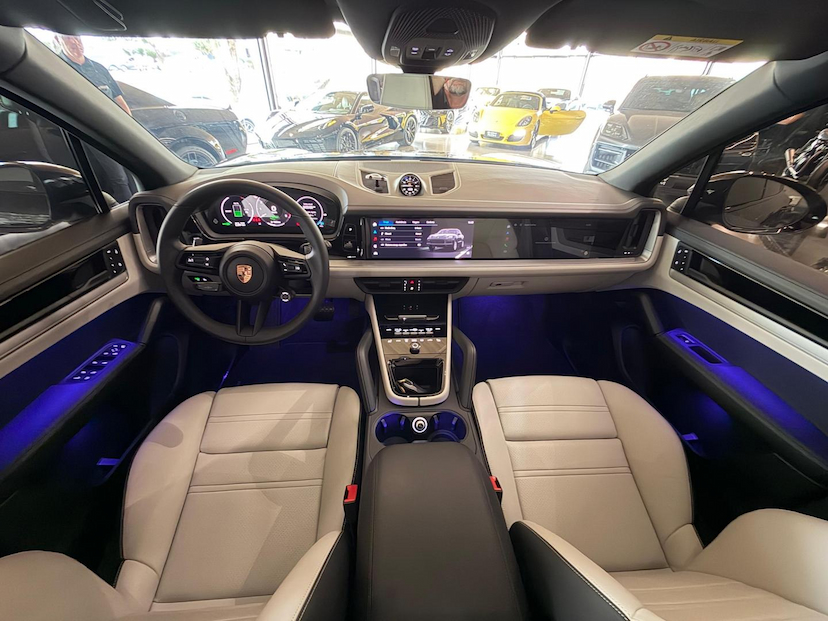 Foto do veículo PORSCHE CAYENNE  PHEV 2026 2.259 KM 809.000,00