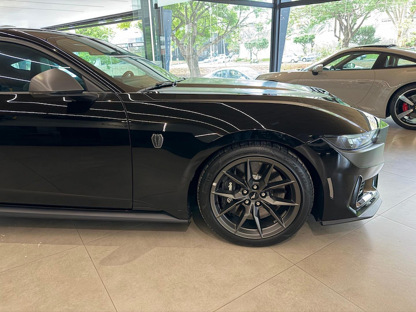 Foto do veículo Ford MUSTANG 5.0 V8 GASOLINA DARK HORSE SELECTSHIFT 2025 4.500 KM R$ 579.000,00