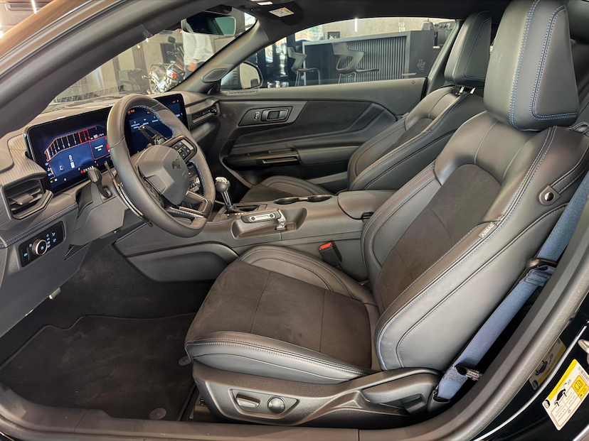 Foto do veículo Ford MUSTANG 5.0 V8 GASOLINA DARK HORSE SELECTSHIFT 2025 4.500 KM R$ 579.000,00