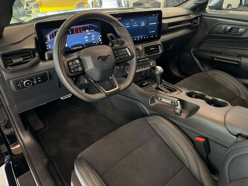 Foto do veículo Ford MUSTANG 5.0 V8 GASOLINA DARK HORSE SELECTSHIFT 2025 4.500 KM R$ 579.000,00