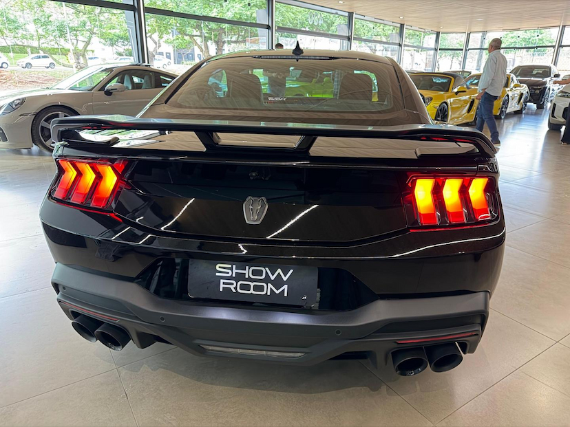 Foto do veículo Ford MUSTANG 5.0 V8 GASOLINA DARK HORSE SELECTSHIFT 2025 4.500 KM R$ 579.000,00