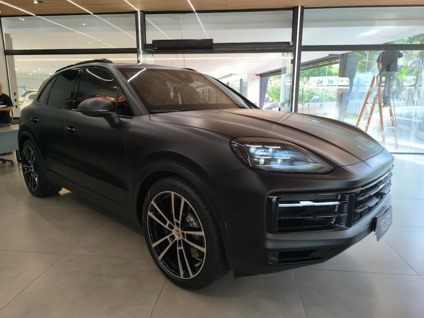 Foto do veículo PORSCHE CAYENNE  S PHEV 2025 2.200 KM 990.000,00