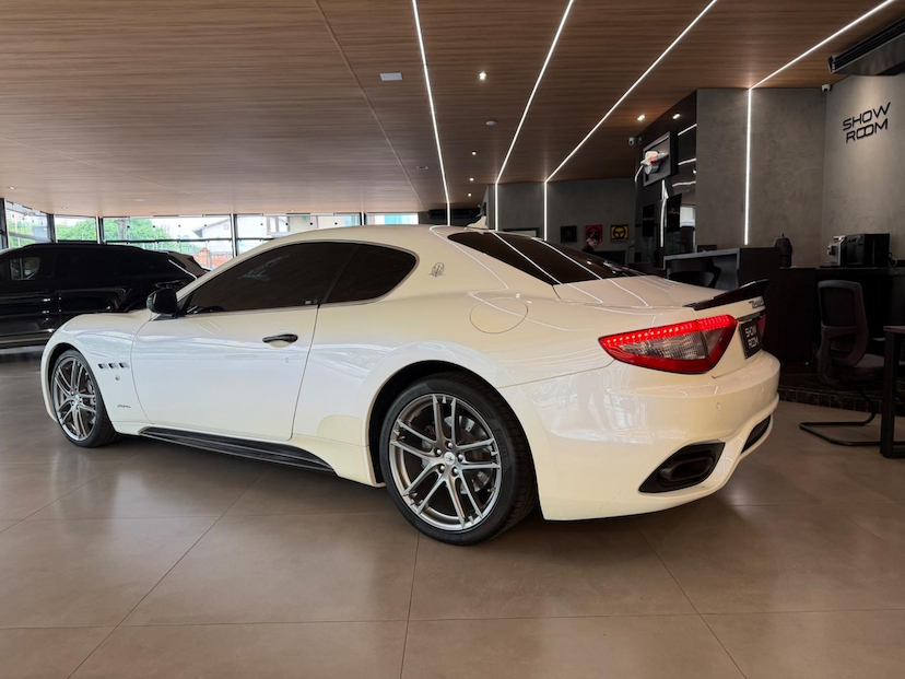 Foto do veículo MASERATI GRANTURISMO  S 2018 2.900 KM 1.200.000,00