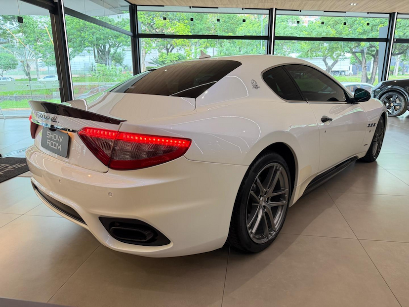 Foto do veículo MASERATI GRANTURISMO  S 2018 2.900 KM 1.200.000,00