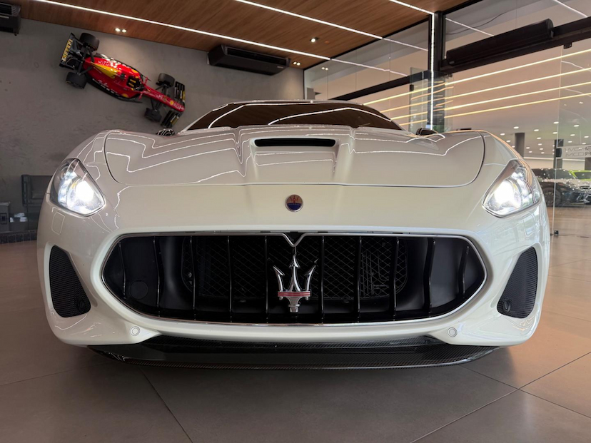 Foto do veículo MASERATI GRANTURISMO  S 2018 2.900 KM 1.200.000,00