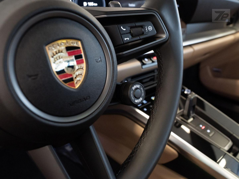 Foto do veículo PORSCHE 911  CARRERA 2024 1.213 KM 849.000,00