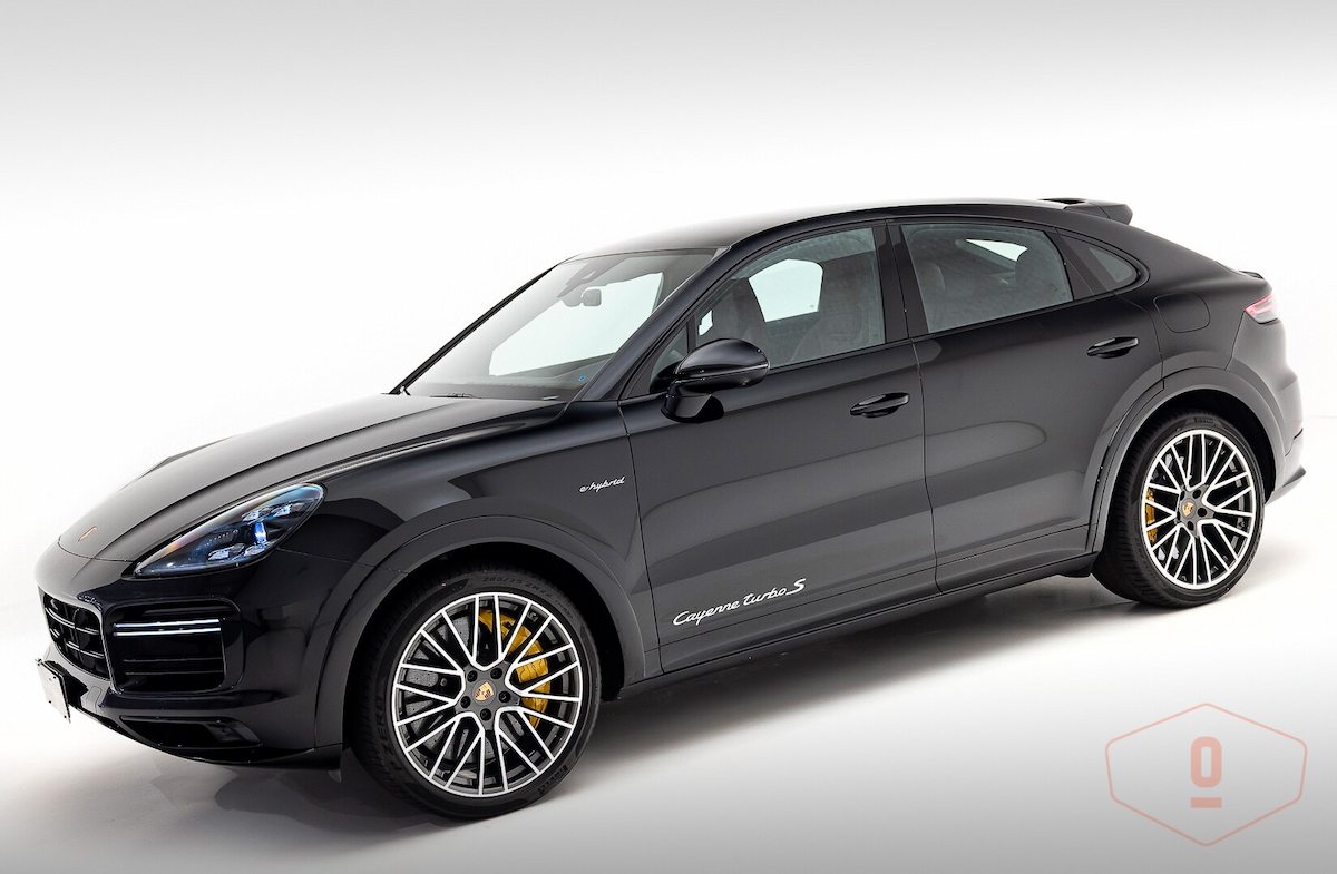 Foto do veículo PORSCHE CAYENNE TURBO S E-HYBRID COUPÉ 2022/2023 5.912 KM R$ 990.000,00