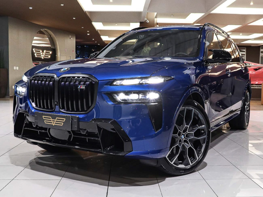 Foto do veículo BMW X7 4.4 V8 GASOLINA M60i STEPTRONIC 2024/2025 2.720 KM R$ 929.000,00