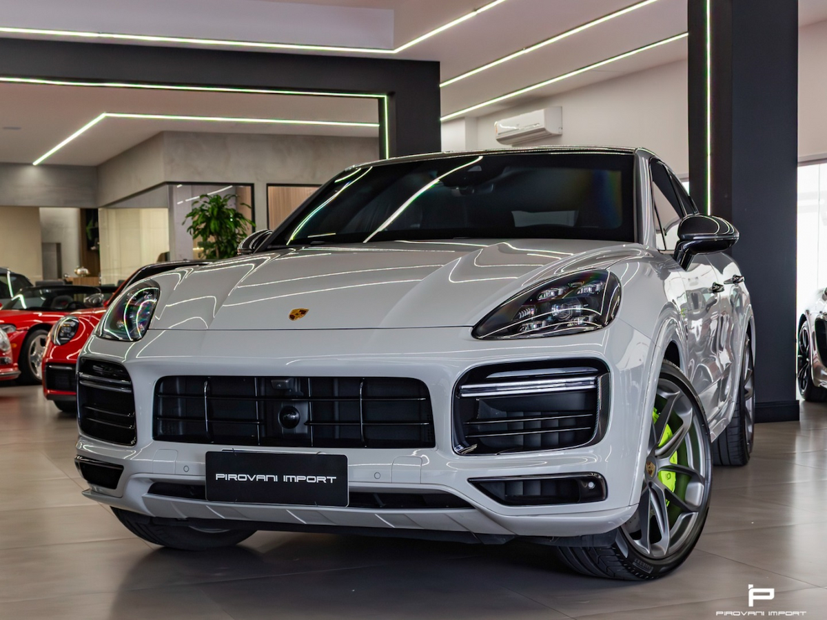 Foto do veículo PORSCHE CAYENNE 4.0 V8 TURBO S E-HYBRID COUPÉ AWD TIPTRONIC S 2022/2022 17.000 KM R$ 850.000,00
