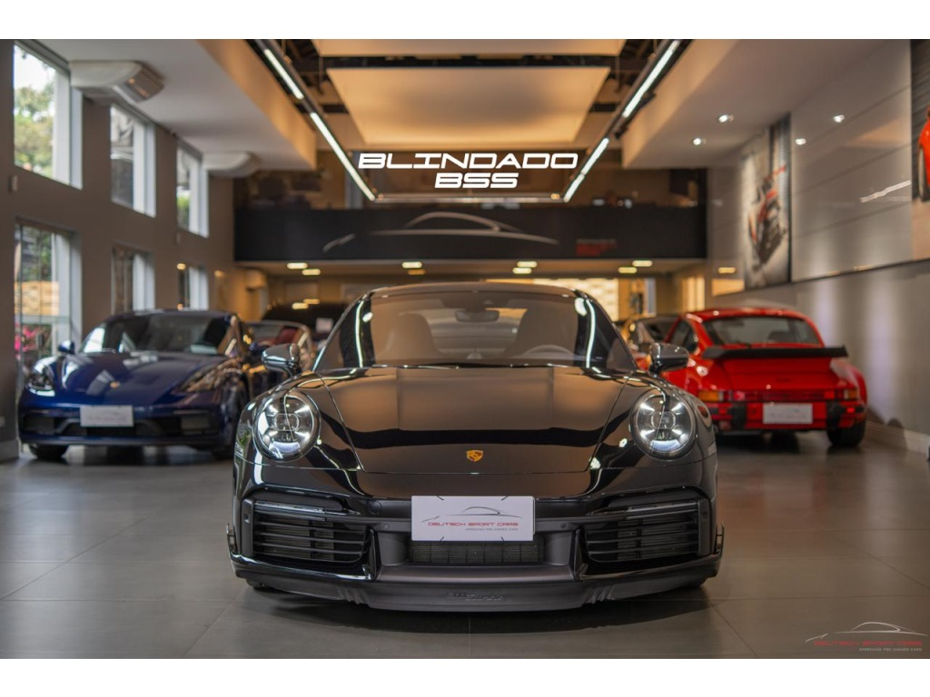 Foto do veículo PORSCHE 911 3.8 24V H6 GASOLINA TURBO PDK 2023/2023 7.280 KM R$ 1.387.000,00