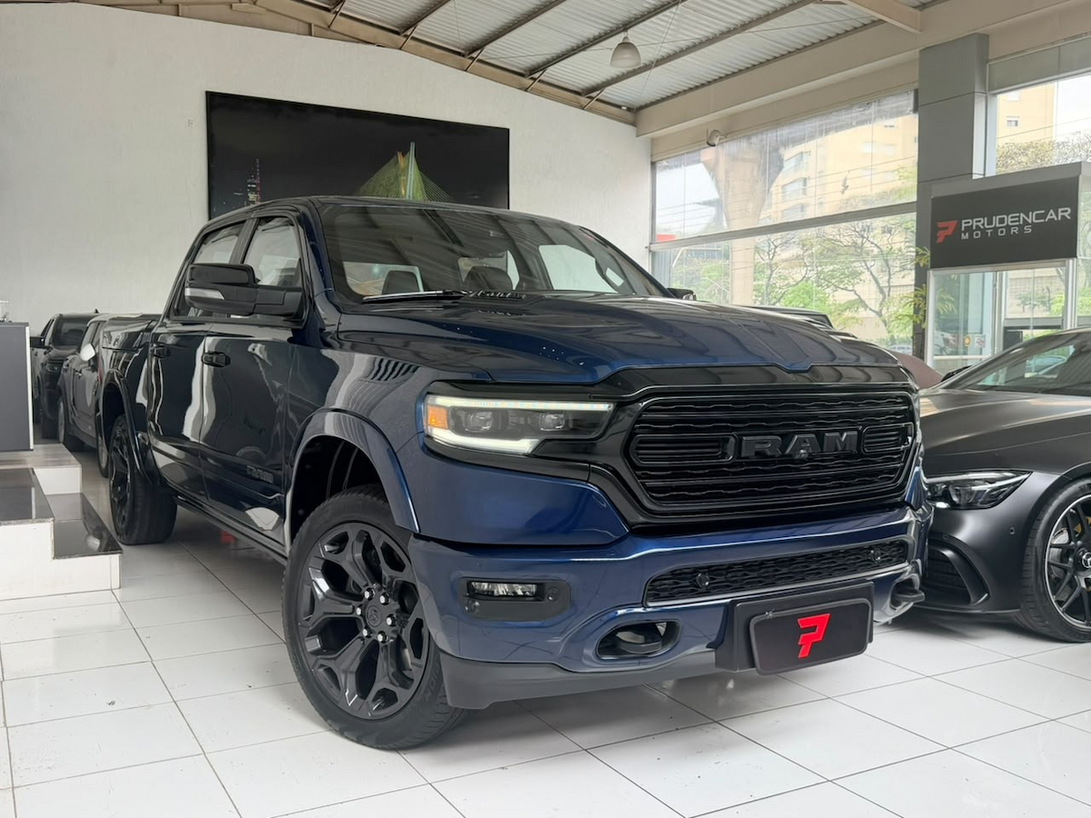 Foto do veículo RAM 1500 1500 LIMITED NIGHT EDITION 5.7 4x4 2023/2023 23.500 KM R$ 450.000,00