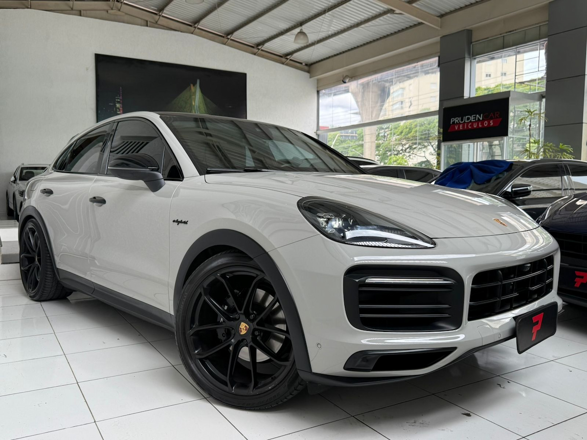 Foto do veículo PORSCHE CAYENNE Cayenne Coupe Platinum Edition 3.0 Híbrido 2022/2023 16.000 KM R$ 780.000,00