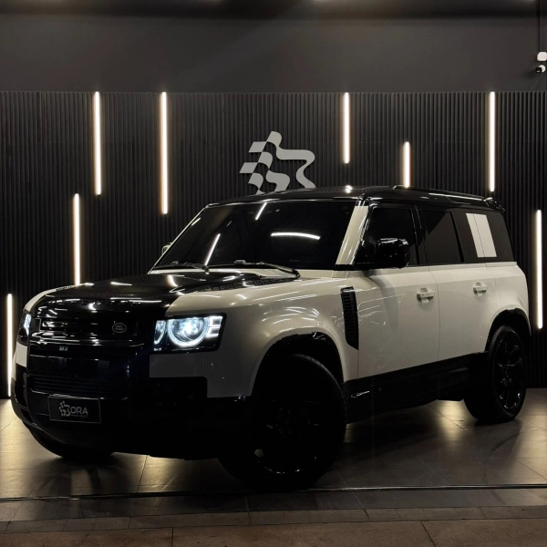 Foto do veículo LAND ROVER DEFENDER 3.0 D350 TURBO DIESEL MHEV 110 X AWD AUTOMÁTICO 2025/2025 27.215 KM R$ 699.990,00