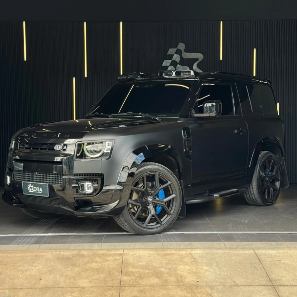 Foto do veículo LAND ROVER DEFENDER 3.0 D300 TURBO DIESEL MHEV 90 HSE AWD AUTOMÁTICO 2022/2023 32.000 KM R$ 589.990,00