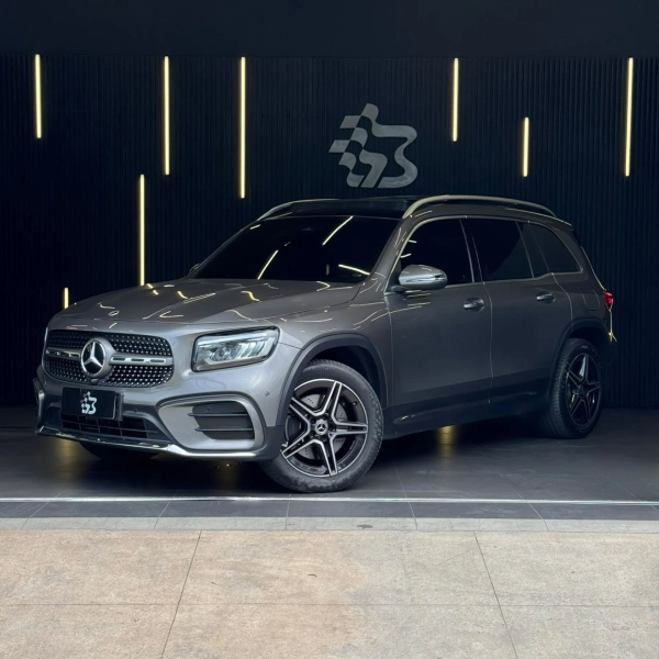 Foto do veículo MERCEDES-BENZ GLB 220 2.0 MHEV AMG LINE 4MATIC 8G-DCT 2025/2026 9.730 KM R$ 334.990,00