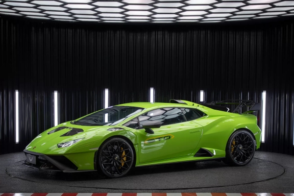 Foto do veículo LAMBORGHINI HURACÁN 5.2 V10 GASOLINA LP 640 STO LDF 2023/2023 590 KM R$ 4.398.900,00