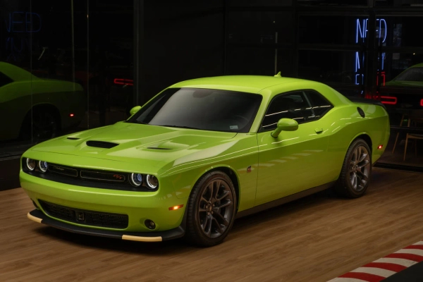 Foto do veículo DODGE CHALLENGER 6.4 V8 HEMI GASOLINA R/T SCAT PACK TORQUEFLITE 2023/2023 94 KM R$ 789.900,00