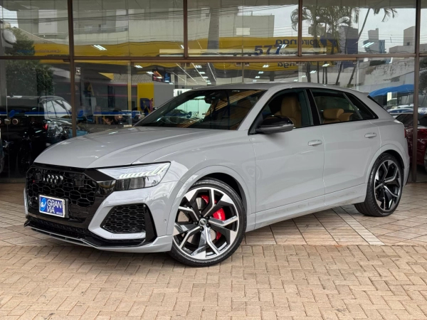 Foto do veículo AUDI RS Q8 4.0 V8 TWINTURBO MHEV TIPTRONIC 2023/2023 24.237 KM R$ 854.000,00