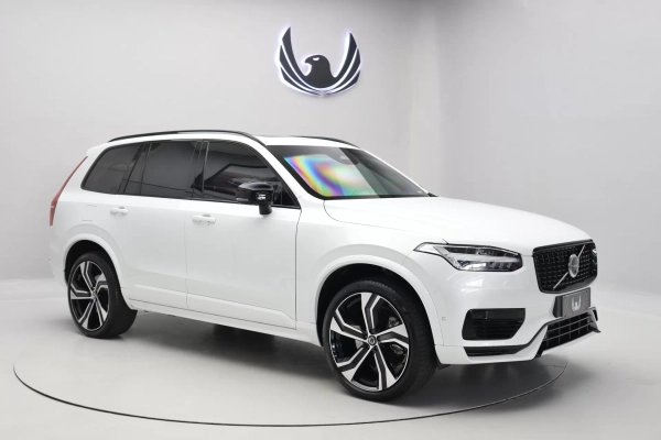 Foto do veículo VOLVO XC90 T8 Recharge Ultra Dark | 7 Lugares 2024/2025 3.500 KM R$ 670.000,00