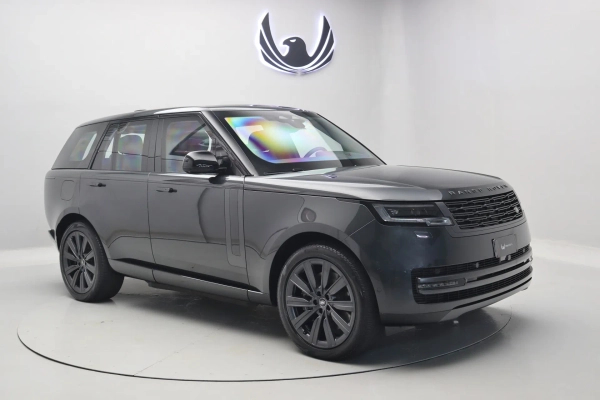 Foto do veículo LAND ROVER RANGE ROVER P510e HSE PHEV 2023/2023 11.700 KM R$ 1.100.000,00