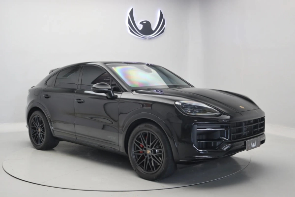 Foto do veículo PORSCHE CAYENNE GTS Coupé 2025/2025 9.800 KM R$ 1.129.000,00