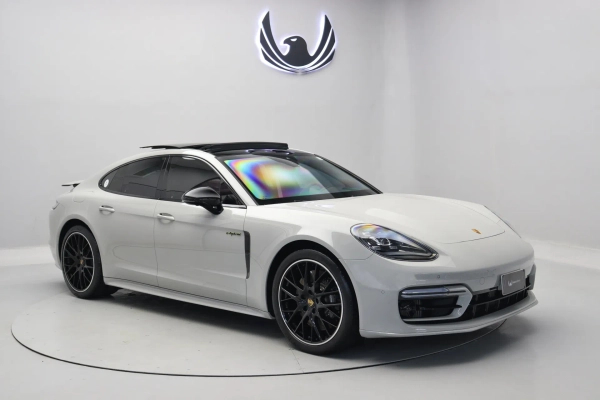 Foto do veículo PORSCHE PANAMERA 4S E-Hybrid 2022/2022 14.860 KM R$ 729.000,00