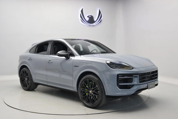 Foto do veículo PORSCHE CAYENNE Coupé E-Hybrid Black Edition 2025/2026 2.200 KM R$ 890.000,00