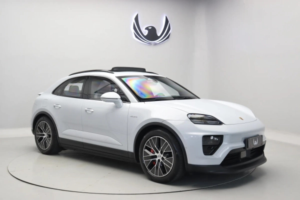 Foto do veículo PORSCHE MACAN 4S ELÉTRICO 2025/2025 27.100 KM R$ 790.000,00