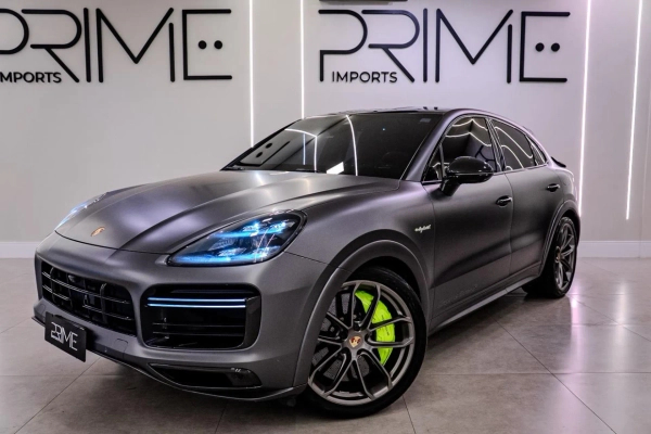 Foto do veículo PORSCHE CAYENNE 4.0 V8 E-HYBRID TURBO S COUPÉ AWD TIPTRONIC S 2021/2021 47.900 KM R$ 799.900,00